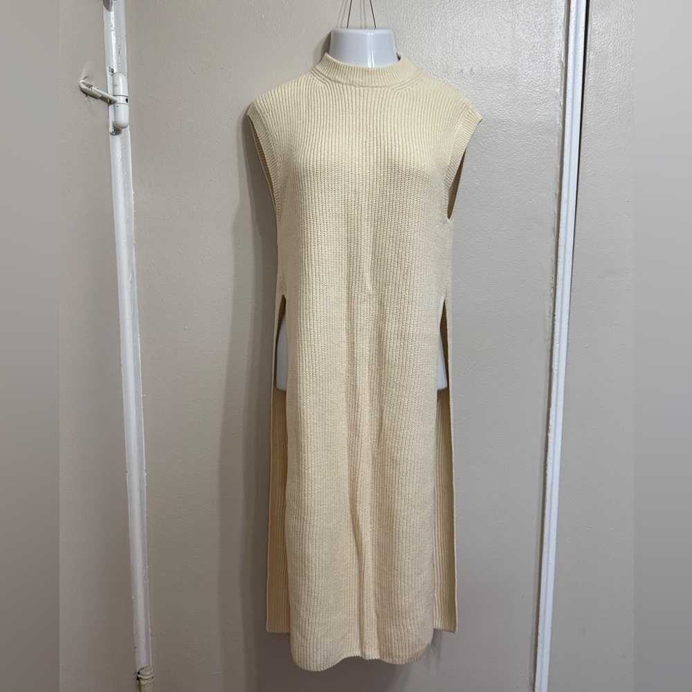 H&M Sleeveless Cream Knit Vest